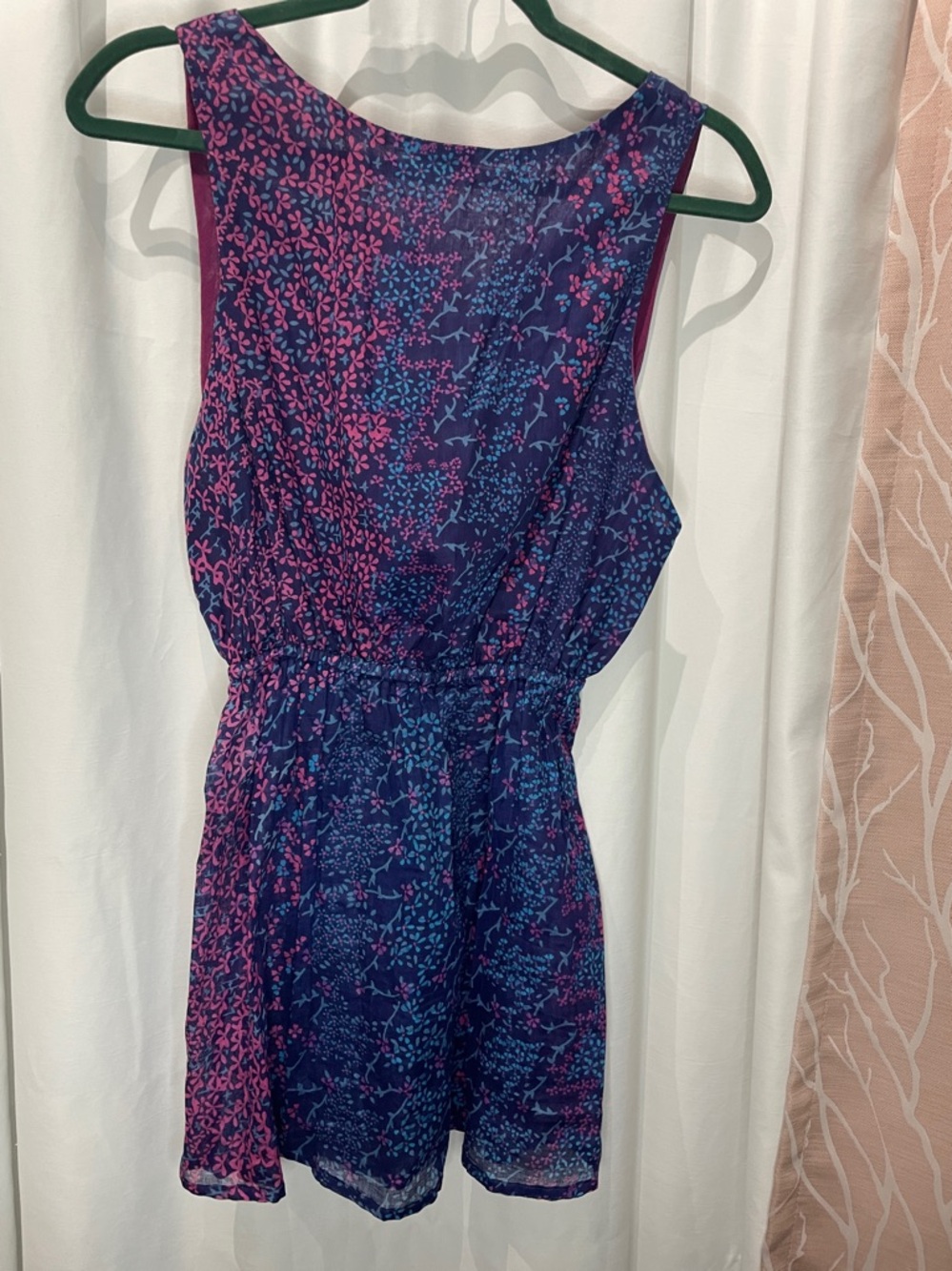 Women's Floral V-Neck Tank in Purple and Magenta - Picture 3 of 3